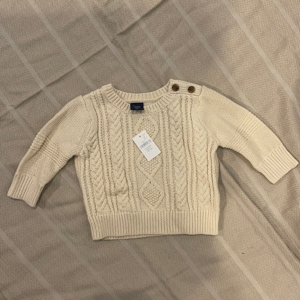 NWT Baby Gap sweater, size 3-6 months